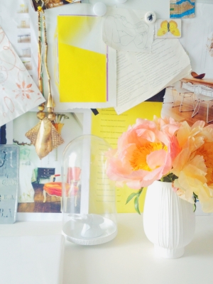 Salmon colored Peonies Stilzitat home office via Passion and Obsession blog